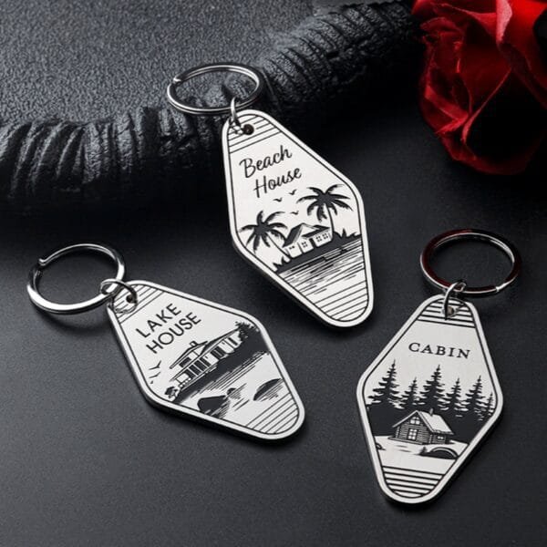 Oem Personalized Keychains 3D Silver Retro Cabin House Keychain Custom Metal Zinc Alloy Enamel Logo Letter Motel Key Chains - Image 2