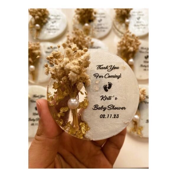 Dried flower refrigerator magnet